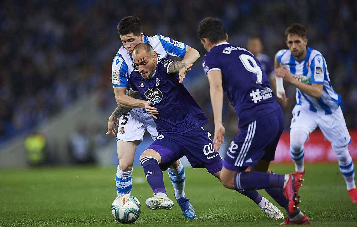 关于勒沃库森训练开放日，集结日单刀错失引欢呼，欧冠在即，年轻球员得到机会的信息